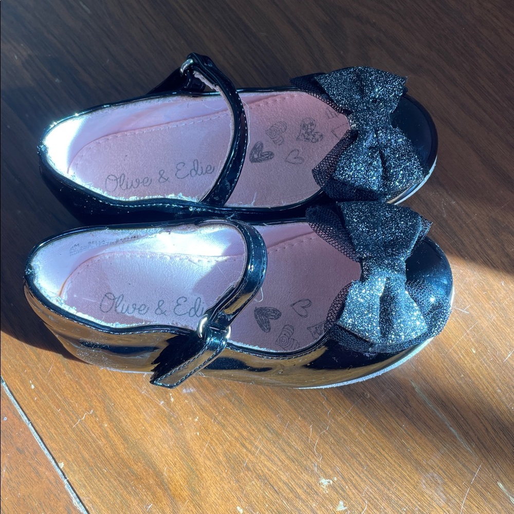 Olive and Edie Bella Mary Jane kids’ flats - black patent size 6